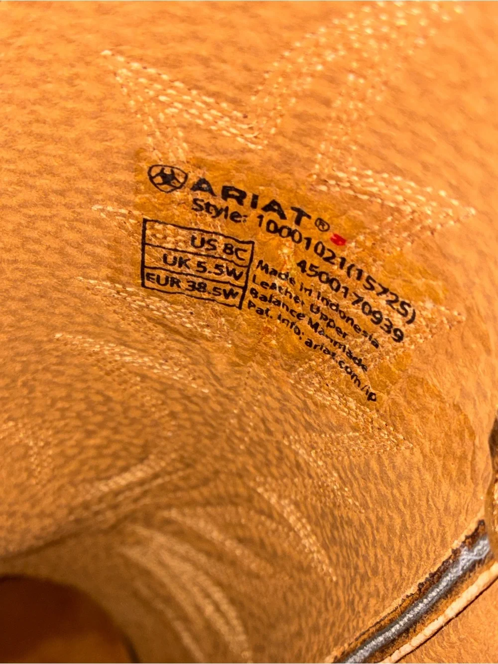 Ariat Women’s Heritage Round Toe Western Cowboy/Cowgirl Boots- size 8 C